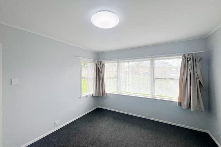 Photo of property in 9 Reiman Street, New Lynn, Auckland, 0600