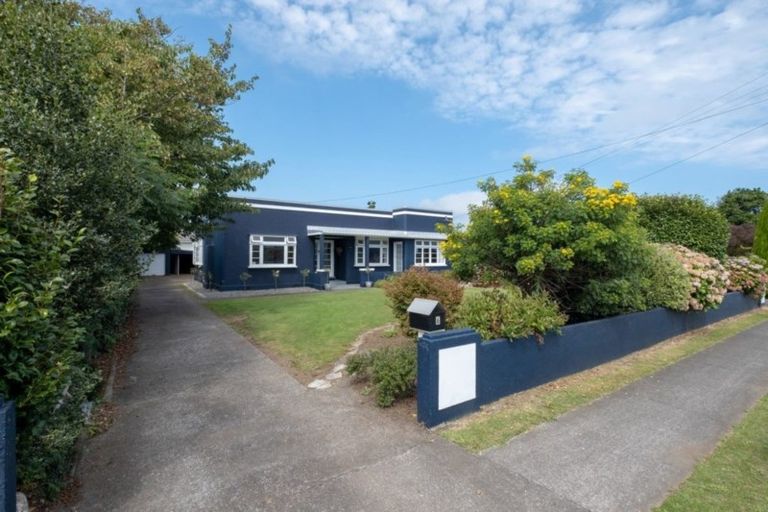 Photo of property in 6 Disraeli Street, Hawera, 4610