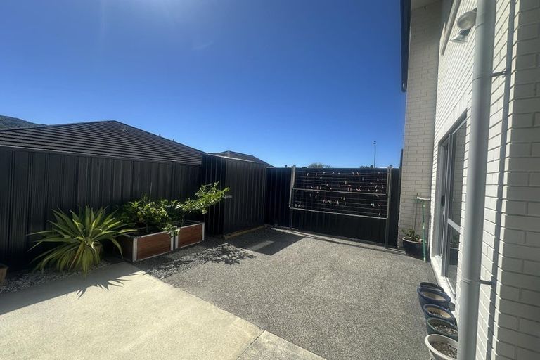 Photo of property in 5 Ashington Road, Silverstream, Upper Hutt, 5019