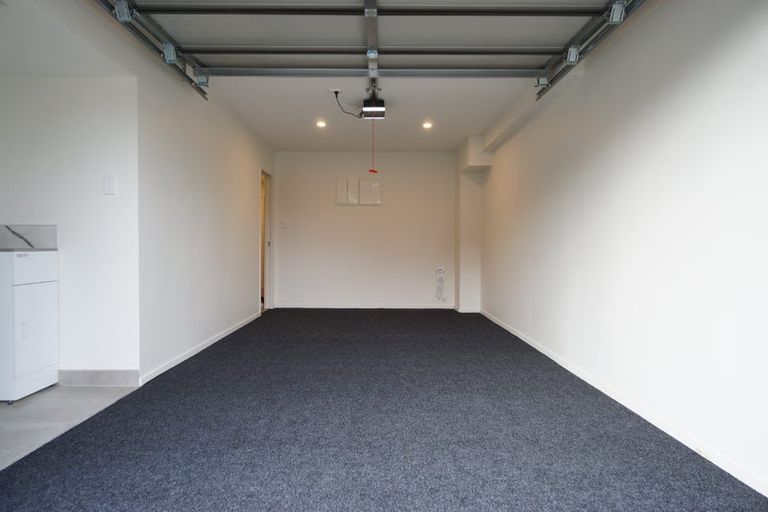 Photo of property in 3/26 Buscomb Avenue, Henderson, Auckland, 0610