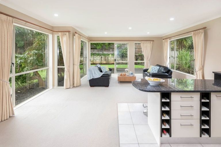 Photo of property in 100 Middlefield Drive, Flat Bush, Auckland, 2016