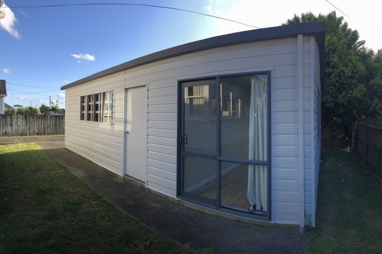 Photo of property in 8 Arimu Road, Papakura, 2110