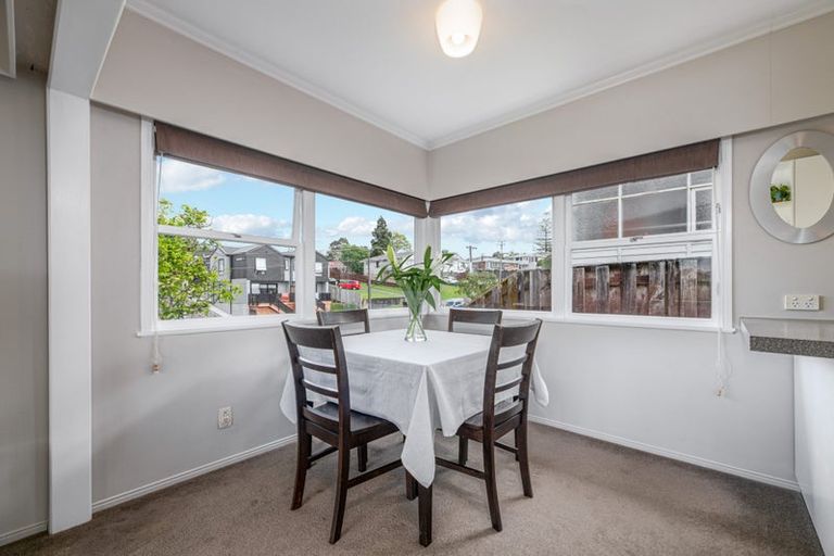 Photo of property in 40 Divich Avenue, Te Atatu South, Auckland, 0610