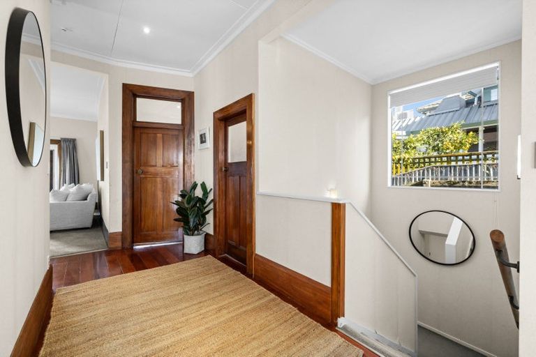 Photo of property in 16 Lighthouse Road, Bluff Hill, Napier, 4110