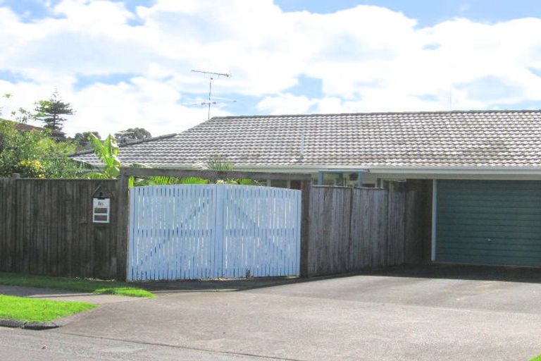 Photo of property in 8a Vivian Wilson Drive, Eastern Beach, Auckland, 2012