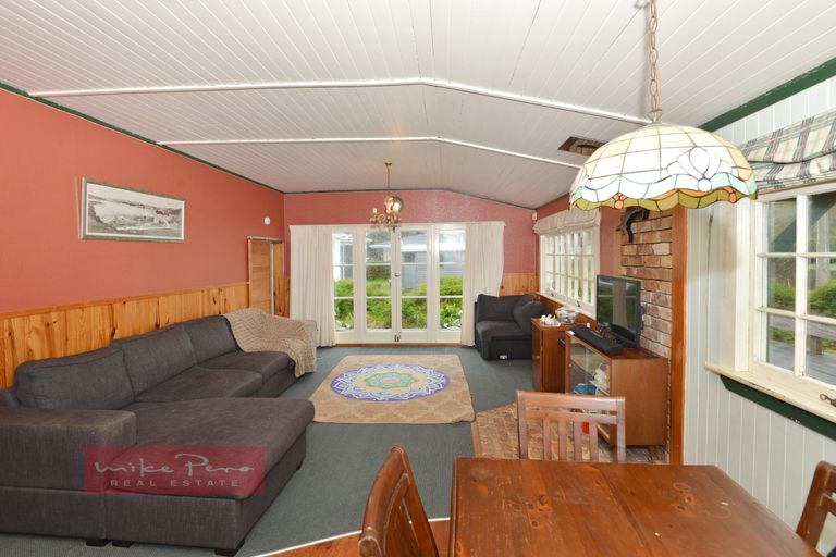 Photo of property in 1995 Ngunguru Road, Ngunguru, Whangarei, 0173