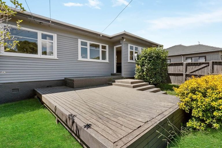 Photo of property in 1/30 Gloucester Road, Manurewa, Auckland, 2102