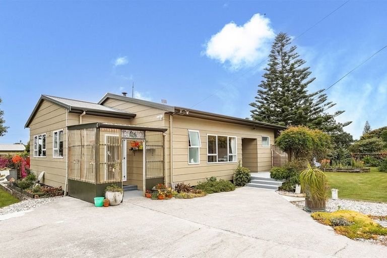 Photo of property in 12 Corbett Street, Hector, 7822