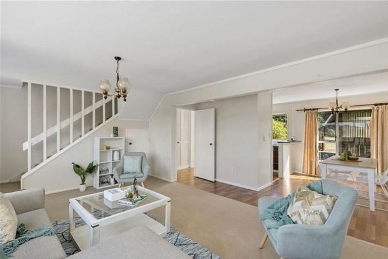 Photo of property in 68 Cunliffe Street, Churton Park, Wellington, 6037