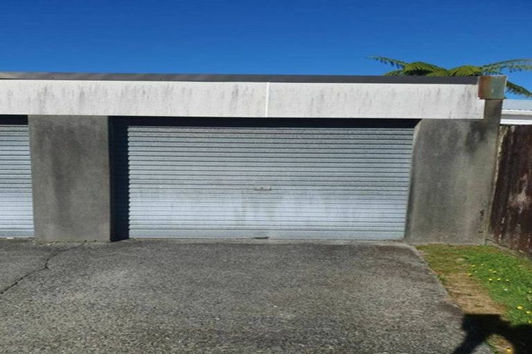 Photo of property in 2 Howitt Place, Hokitika, 7810
