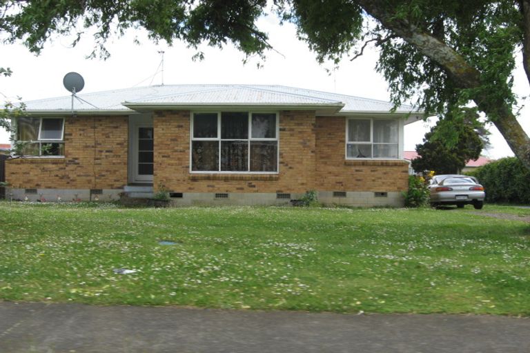 Photo of property in 13 Wayne Drive, Mangere, Auckland, 2022