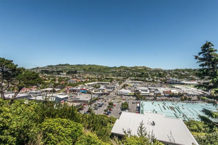 Photo of property in 16 Sheridan Terrace, Johnsonville, Wellington, 6037