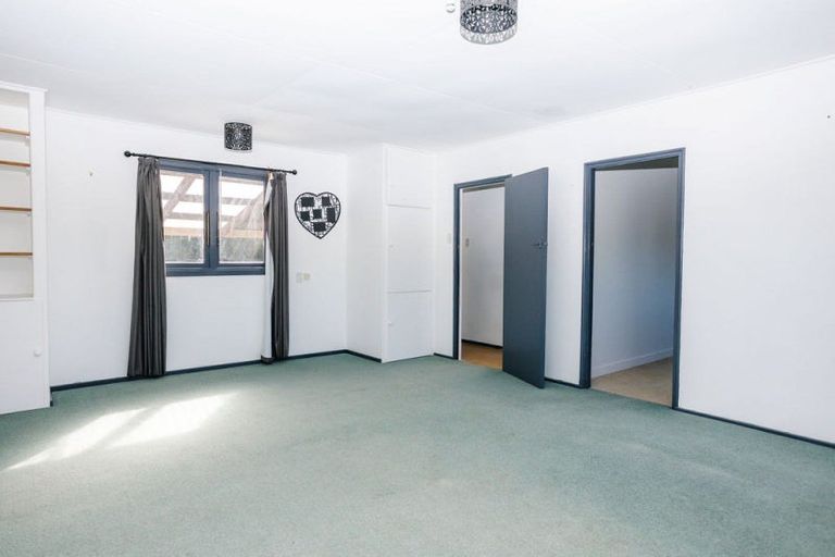 Photo of property in 11 Maclaurin Street, Dannevirke, 4930