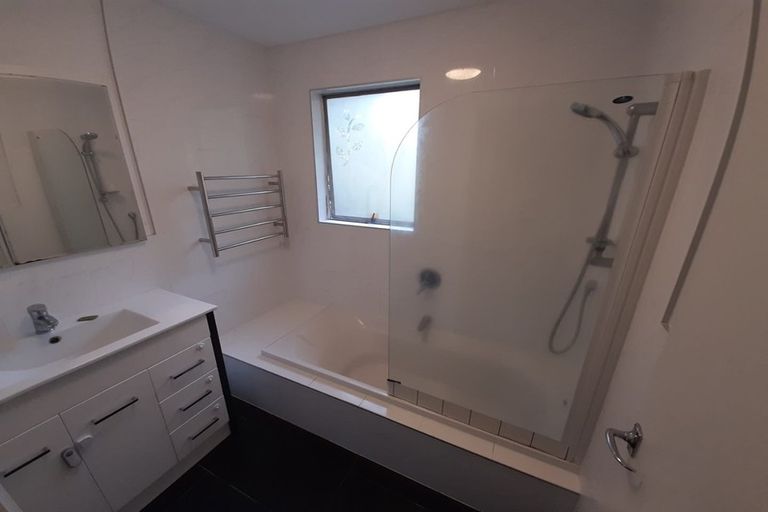 Photo of property in 33 Sequoia Place, Sunnynook, Auckland, 0620