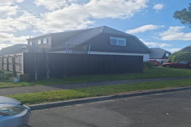 Photo of property in 2/96 Frank Nobilo Drive, Golflands, Auckland, 2013