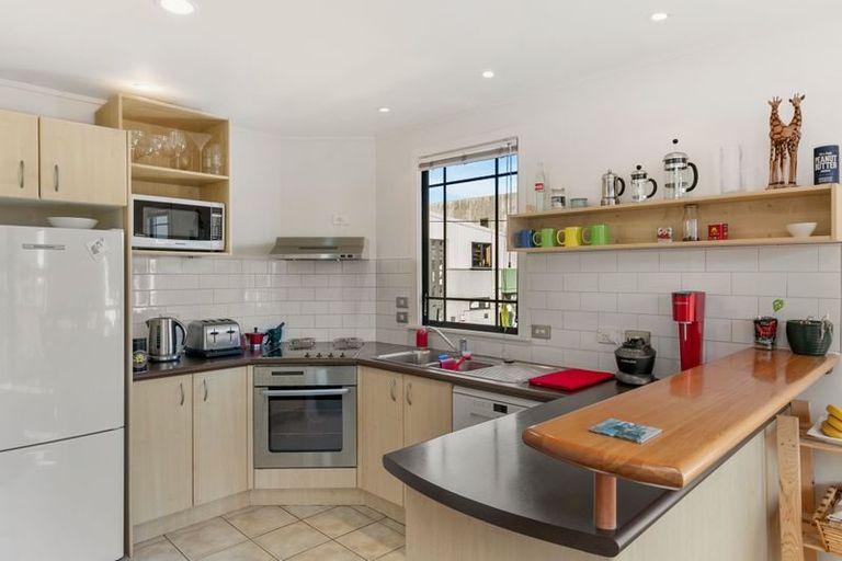 Photo of property in Mendosa Terraces Apartments, 31/9 Ebor Street, Te Aro, Wellington, 6011
