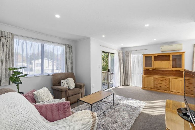 Photo of property in 17 Topaz Street, Birchville, Upper Hutt, 5018