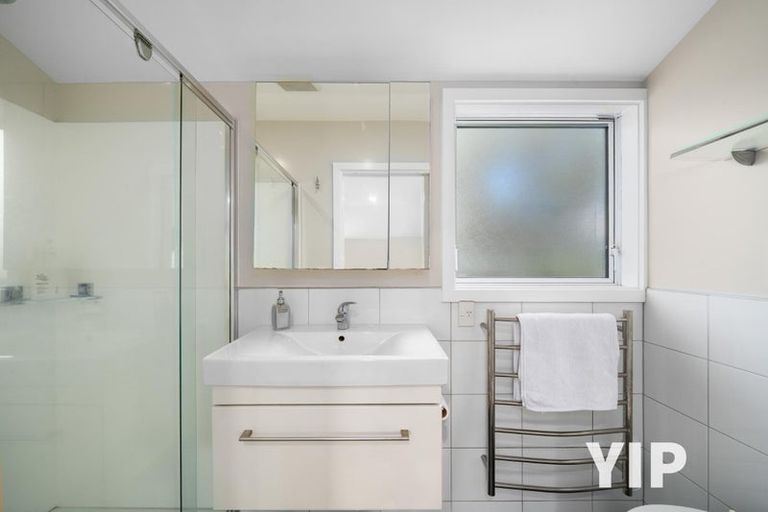 Photo of property in 15 Robert Street, Newlands, Wellington, 6037