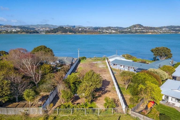 Photo of property in 19a Motukaraka Point, Pauatahanui, Porirua, 5381