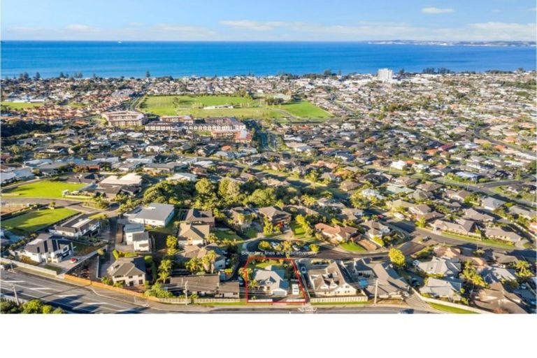 Photo of property in 11 Dorchester Place, Orewa, 0931