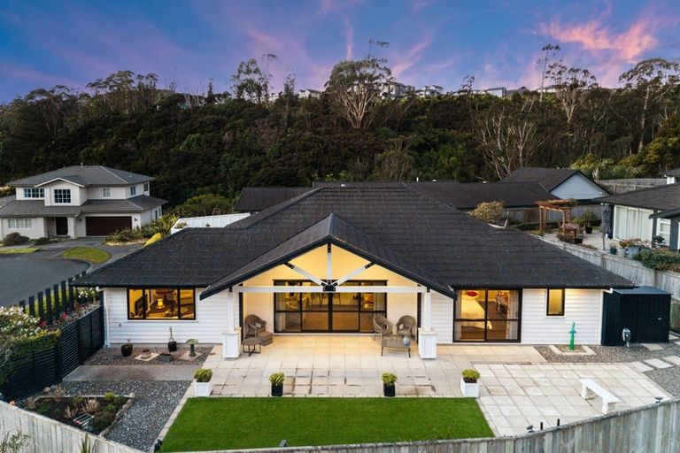 Photo of property in 64 Banks Boulevard, Whitby, Porirua, 5024