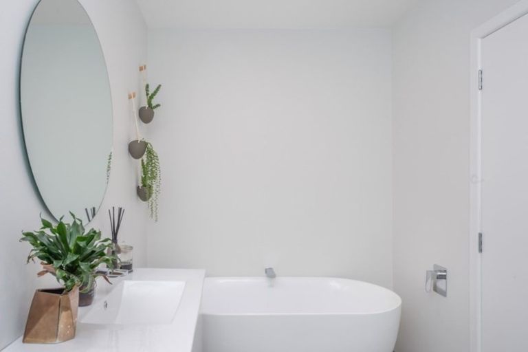 Photo of property in 14 Paulette Place, Queenwood, Hamilton, 3210