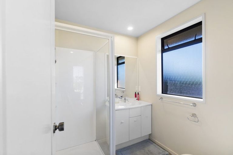 Photo of property in 56 Cairns Crescent, Rototuna, Hamilton, 3210