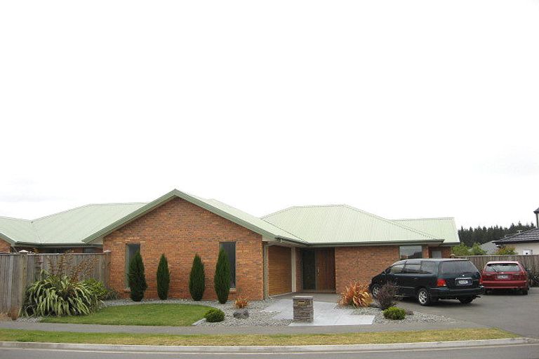 Photo of property in 1 Kohi Drive, Parklands, Christchurch, 8083