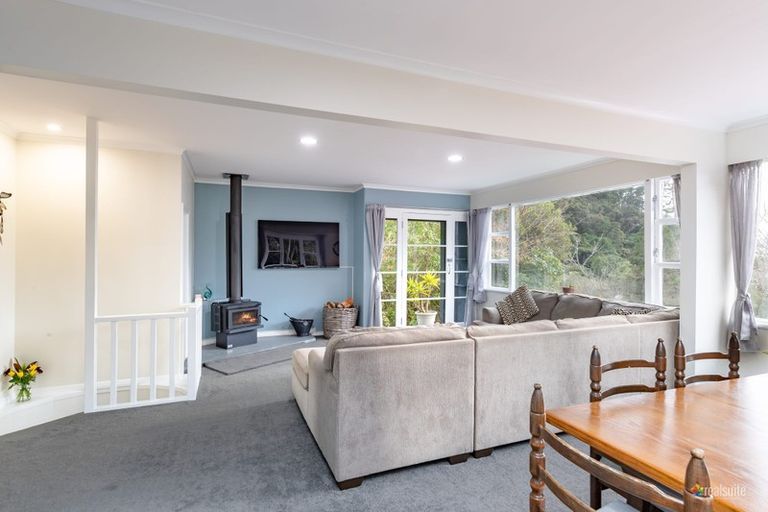 Photo of property in 31 Wyndham Road, Pinehaven, Upper Hutt, 5019