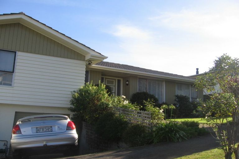 Photo of property in 2 Compass Way, Whitby, Porirua, 5024
