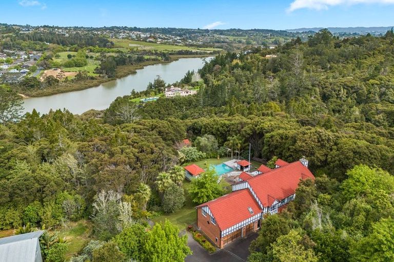Photo of property in 233 Paremoremo Road, Lucas Heights, Auckland, 0632