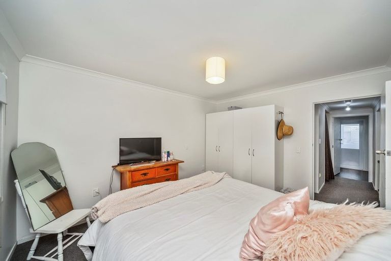 Photo of property in 240 Saint Aubyn Street, New Plymouth, 4310