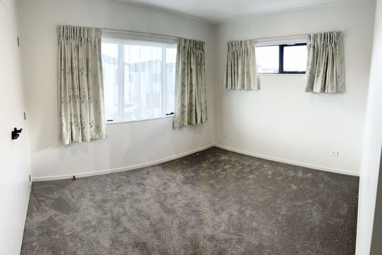 Photo of property in 14 Kairakau Street, Takanini, 2110