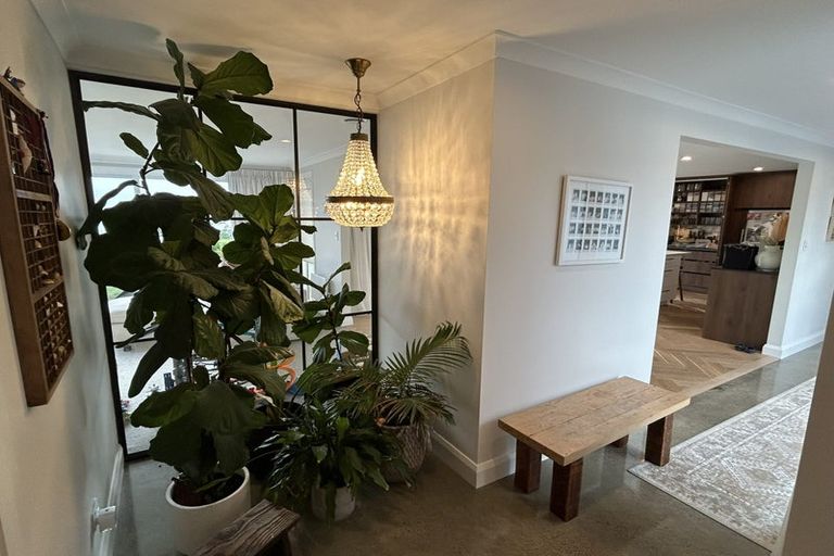 Photo of property in 115 Kahu Road, Paremata, Porirua, 5024