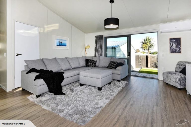 Photo of property in 3 Kingsbridge Drive, Burwood, Christchurch, 8083