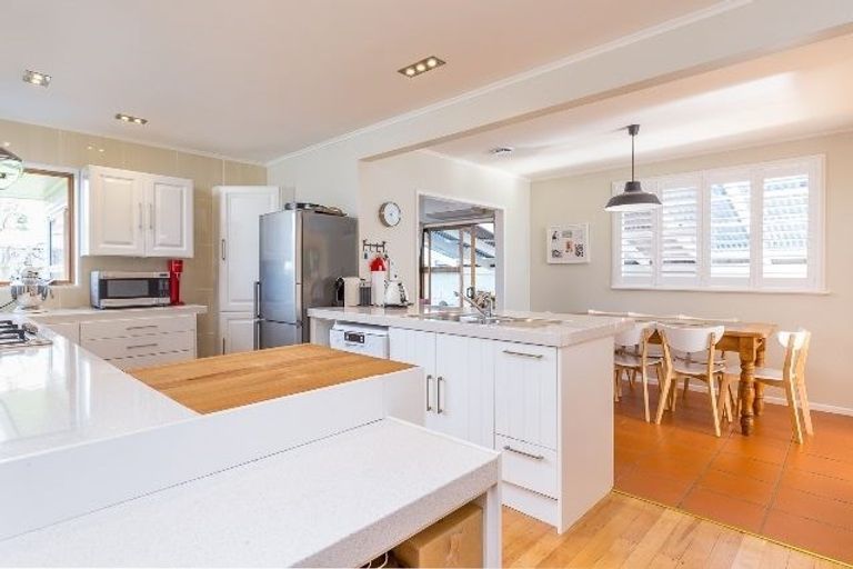 Photo of property in 177 Beach Haven Road, Beach Haven, Auckland, 0626