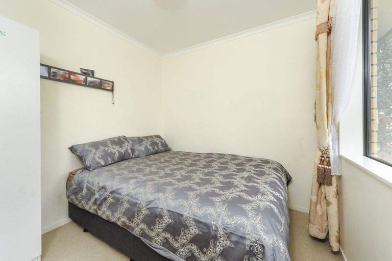 Photo of property in 12a Wordsworth Road, Manurewa, Auckland, 2102