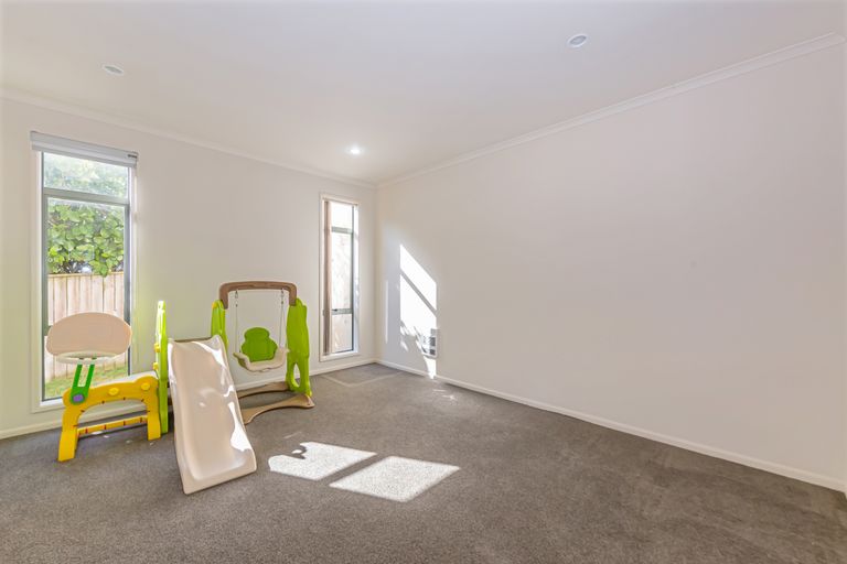 Photo of property in 33 Fingal Way, Gulf Harbour, Whangaparaoa, 0930