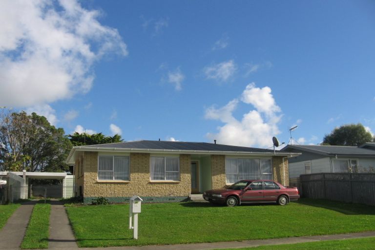 Photo of property in 54 Halswell Crescent, Westbrook, Palmerston North, 4412