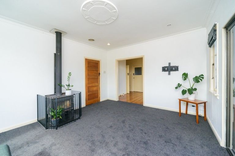 Photo of property in 135 Roberts Line, Kelvin Grove, Palmerston North, 4414
