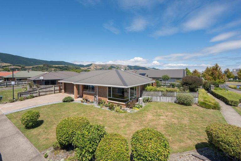 Photo of property in 2 Baxter Place, Stoke, Nelson, 7011