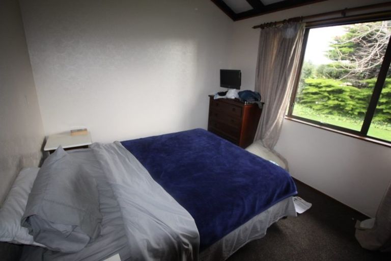 Photo of property in 6 Adams Place, Kelvin Grove, Palmerston North, 4414