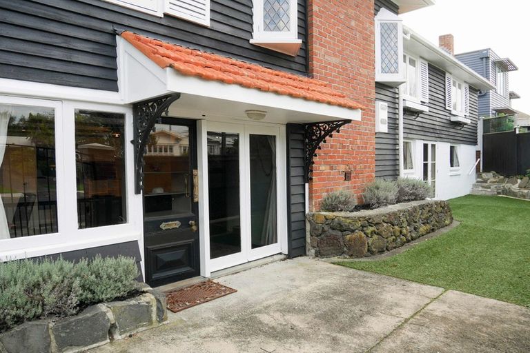 Photo of property in 1/38a Norwood Road, Bayswater, Auckland, 0622