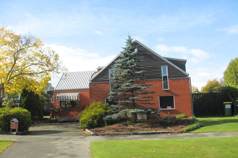 Photo of property in 42 Corfe Street, Ilam, Christchurch, 8041