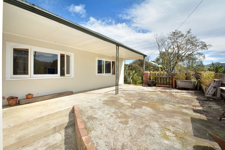 Photo of property in 56 Goodwood Road, Goodwood, Palmerston, 9481