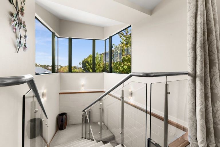 Photo of property in 12 Laing Cove, Havelock North, 4130