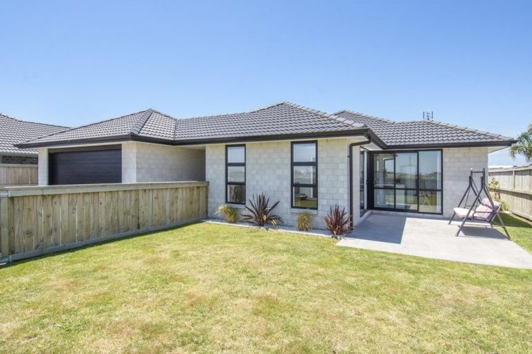 Photo of property in 9 Kamahi Crescent, Papamoa Beach, Papamoa, 3118