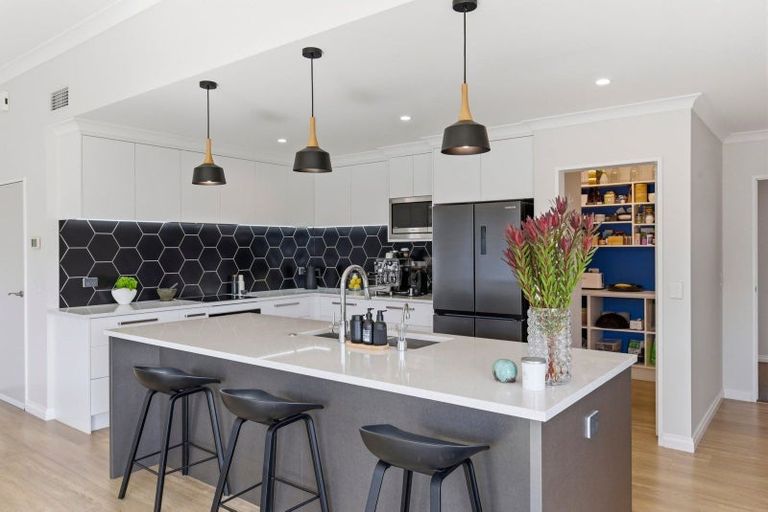 Photo of property in 11 Taranui Way, Paraparaumu Beach, Paraparaumu, 5032