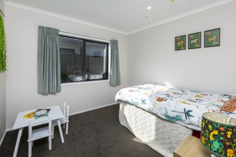 Photo of property in 24 Te Kaeaea Crescent, Wallaceville, Upper Hutt, 5018