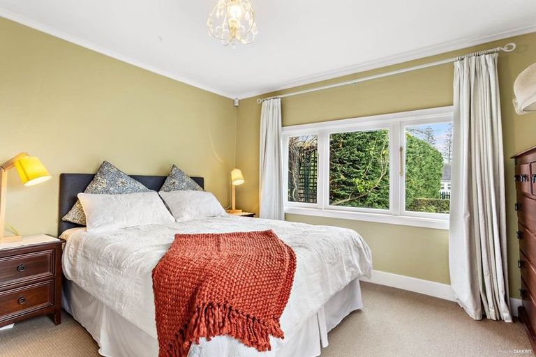 Photo of property in 5 Pine Street, New Lynn, Auckland, 0600